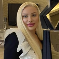 Ebru Şenkardeşler