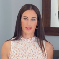 Laura Olds