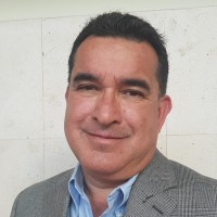 Leonel R Lopez