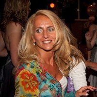 Monique Leenders