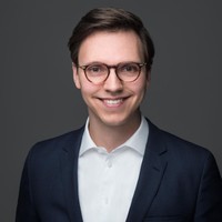 Dr. Esben Schukat