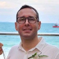 Roberto Flores