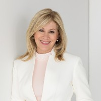 Beth Lindstrom