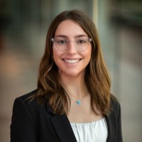 Maya Bloom, Cpa