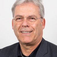 Thomas Wolff