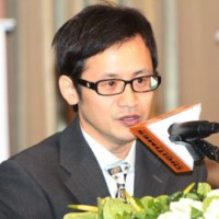 Yuhua Lee