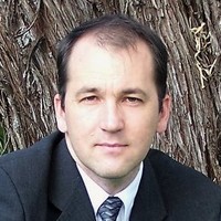 Jonathan Holmes