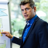 Prof. Dr. Stephan Buchhester