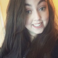 Alexa Mills