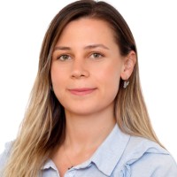 Ece Gülçi̇ftçi̇