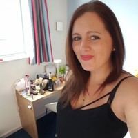 Linzi Wallace Wallace