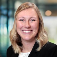 Nikki Olson, Pe