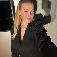 Demi Van Der Laan