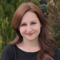 Yasemin Tam