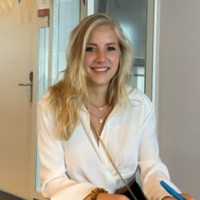 Anne-Mae Holdinga