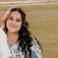Nadine Flores