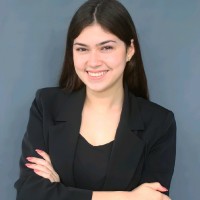 Stefany Barros