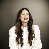 Zoé Schultze, Mba