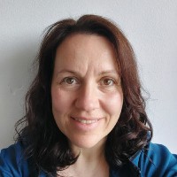 Lesley Arnold