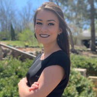 Olivia Stillwell, Ches ®