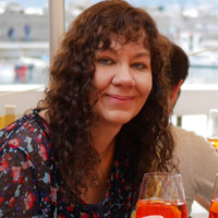 Suzanne Straw