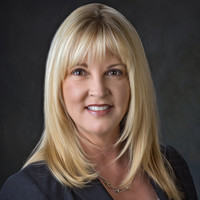 Lynda Barrie