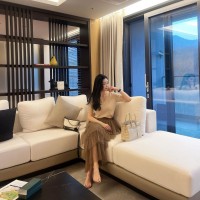 Linda W