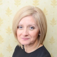 Lesley Stowells