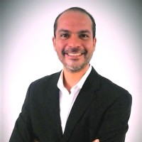 R. Eduardo López Navarro