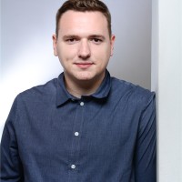 Lukas R.
