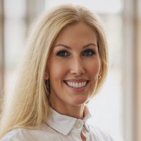 Lea Tauchen, MBA, IOM