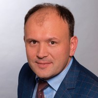 Dr. Sebastian Panek