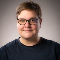 Megan L Robb