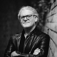 Neil J Hart