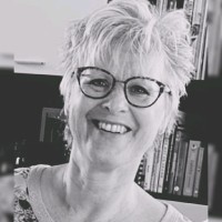 Suzan Van 'T Hoog