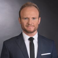 Dr. Roland Fischer
