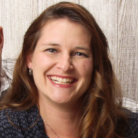 Christine Macias-Papierniak, Eit