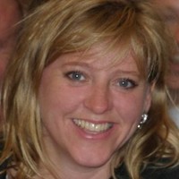 Julia Hinds