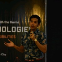 Jhonathan Howard Falcutela