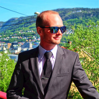 Robert Gaustad