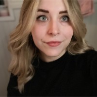 Katie White, Mha