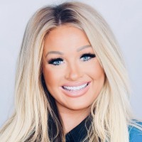 Kat R.