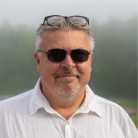 Fredrik Lindstrand