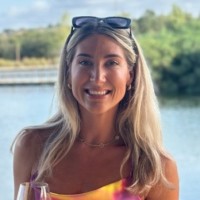 Jessica-Leigh SuffolkJessica-Leigh Suffolk is an Influencer