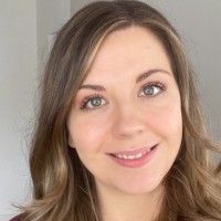 Nina Holzenleuchter