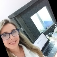 Drª Larissa F Bacellar