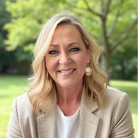 Laura Baumann, Mba
