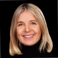 Claudia Moustakas