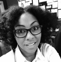 Lauren Ettson-Holding