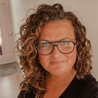 Monique Van Der Niet